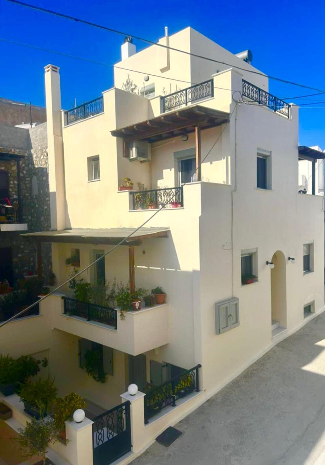 Independent Agapitos Apart , 2Bdrm, Private Patio Naxos City エクステリア 写真
