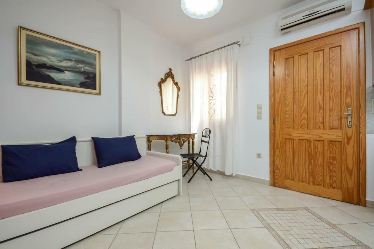 Independent Agapitos Apart , 2Bdrm, Private Patio Naxos City エクステリア 写真